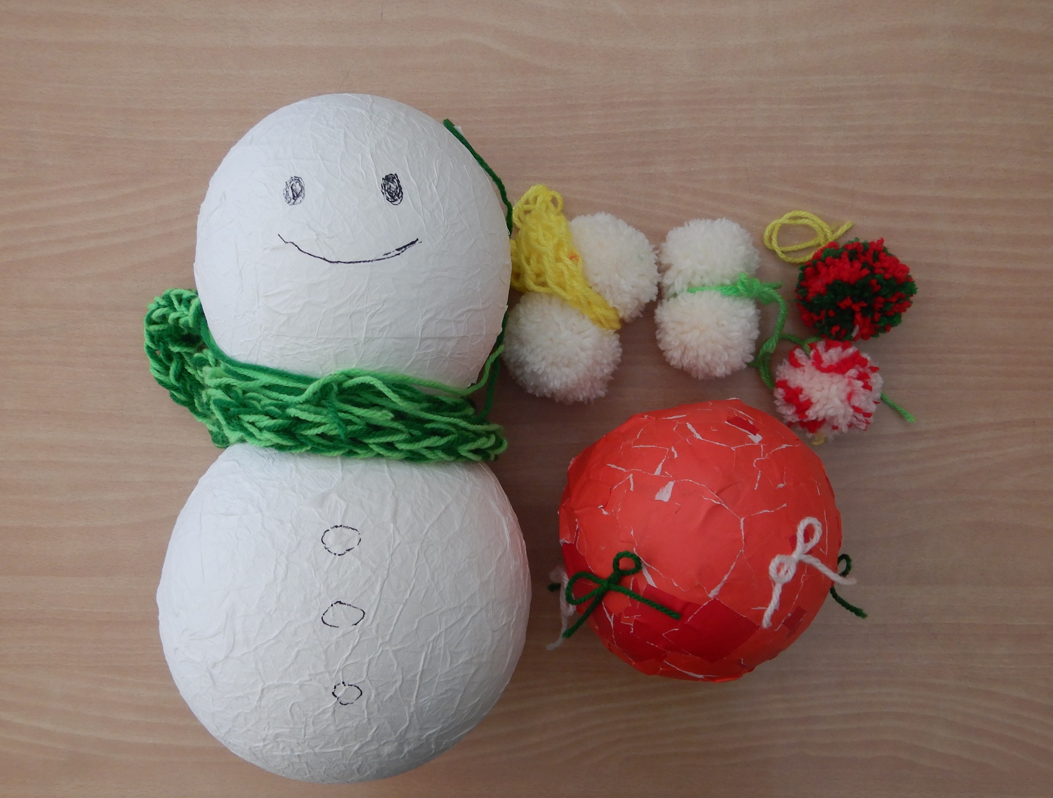 クリスマス飾りを作りました