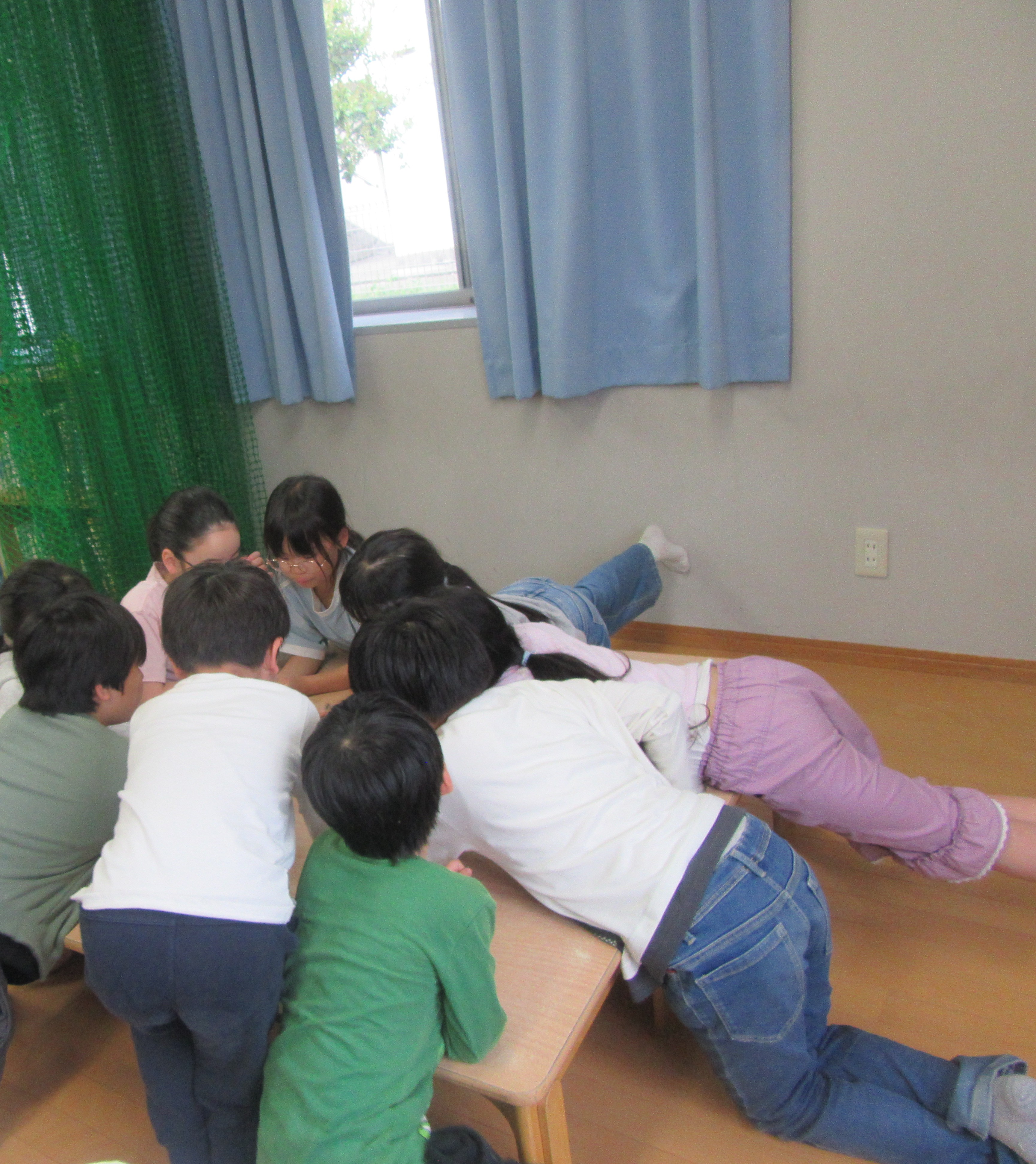 「進級進学を祝う会」を行いました