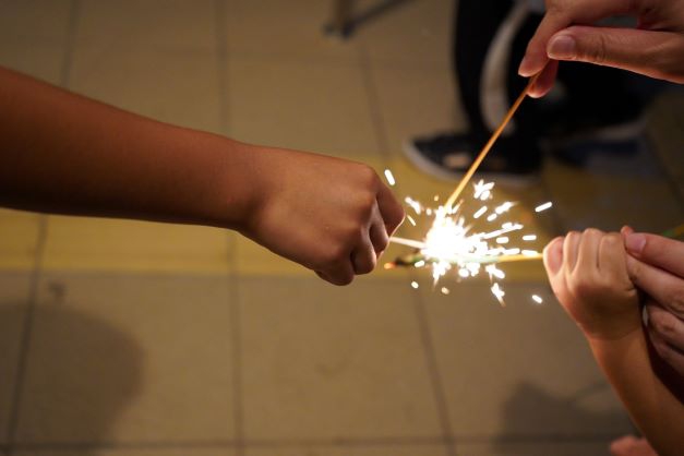 夜には花火も・・・